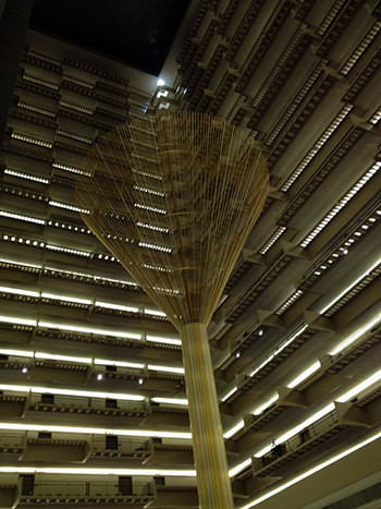 The Grand Hyatt in Atlanta was huge! This structure in the middle of the hotel's main lobby certainly captured one's attention!