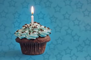 Now, if I only could eat this to celebrate, but I'm on a diet. :-( 